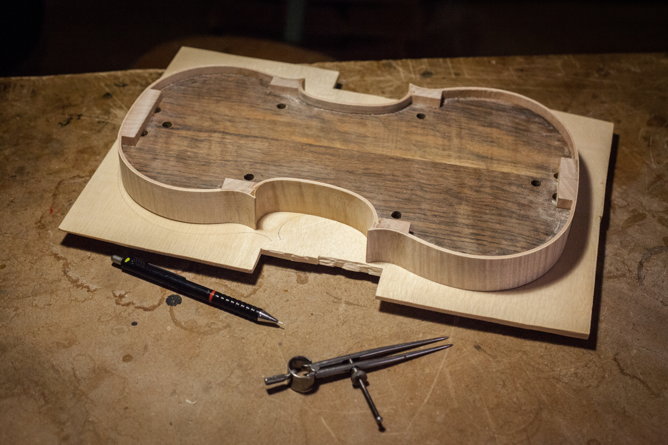 Luthier Caen, compas violon Antoine Lescombe